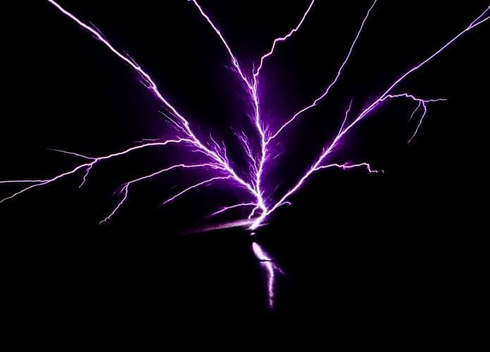 shutterstock_2224293967-695x500