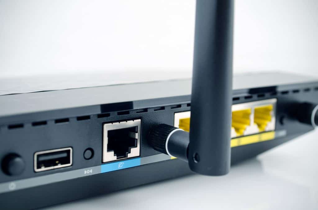 roteador de internet e wi-fi com uma porta usb