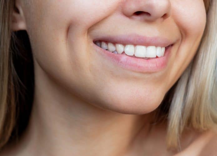 Cmera-Instantnea-Fujifilm-Instax-Mini-12-1-695x500