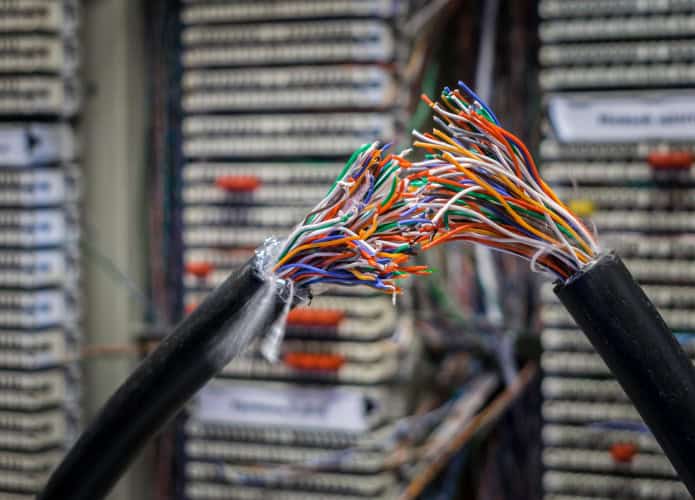 Cabo de internet cortado em data center