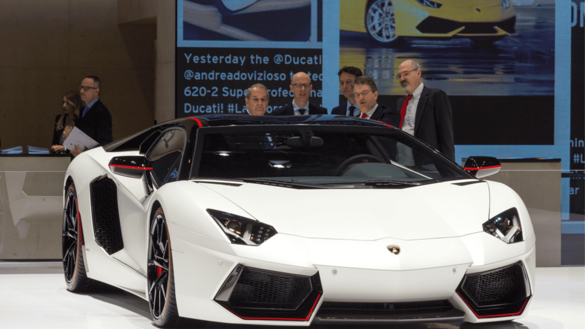 Modelo de Lamborghini Aventador igual a de um dos jogadores da Inter de Milão