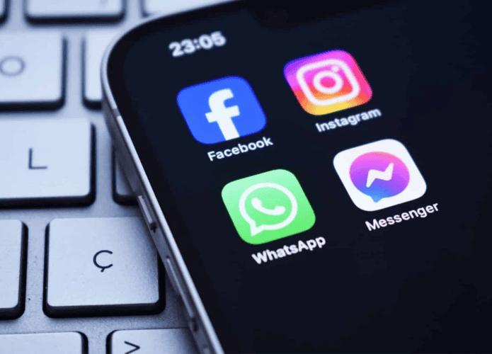 Ícones de algumas redes socais em um celular