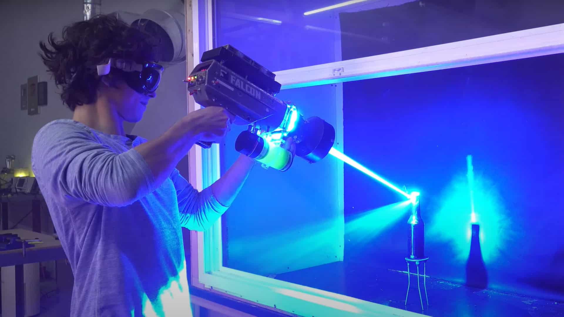 Youtuber Styropyro com super laser