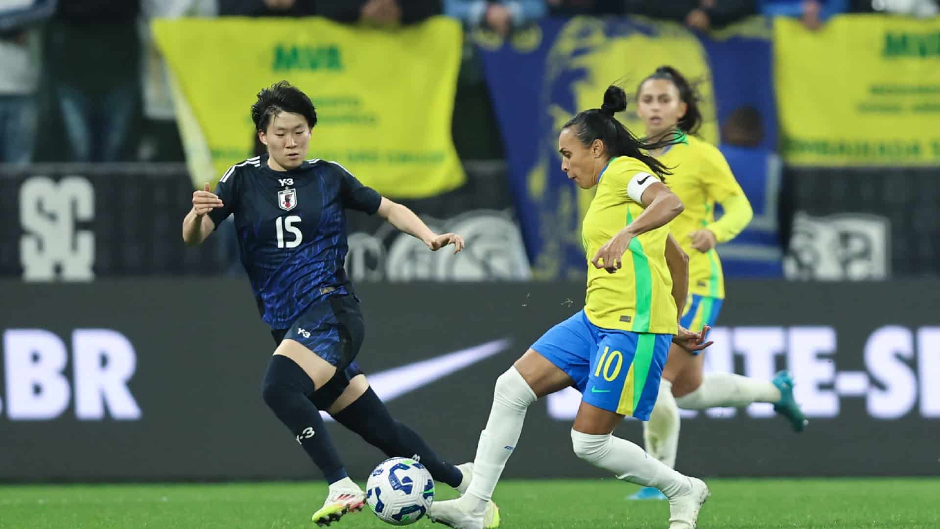 Seleção Brasileira Feminina jogou contra o Japão. Na imagem, Marta
