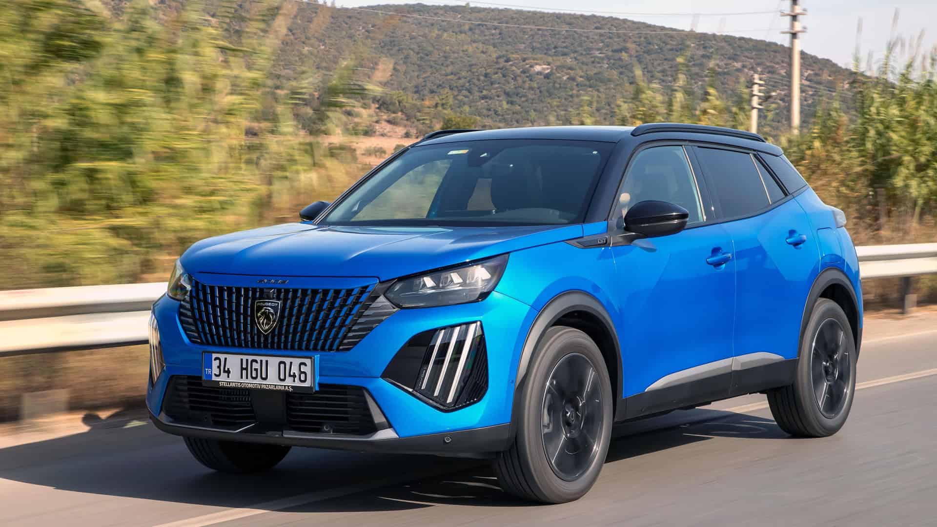 Peugeot 2008 azul de perfil