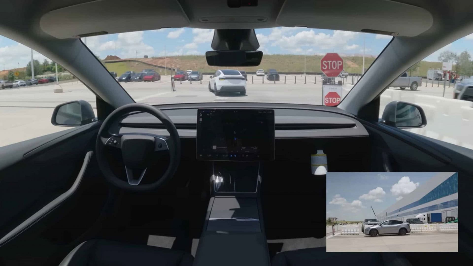 Parte de dentro de robotáxi da Tesla