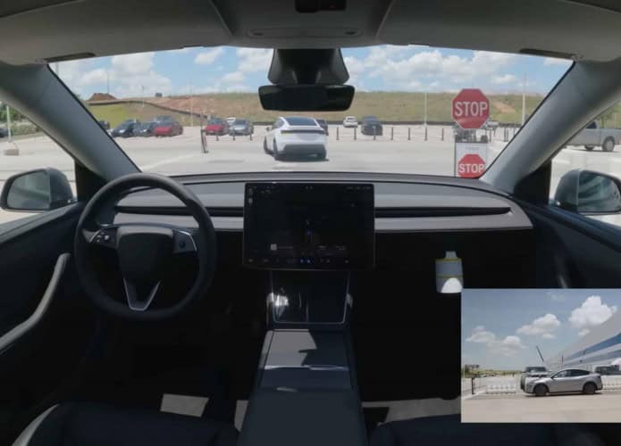Parte de dentro de robotáxi da Tesla