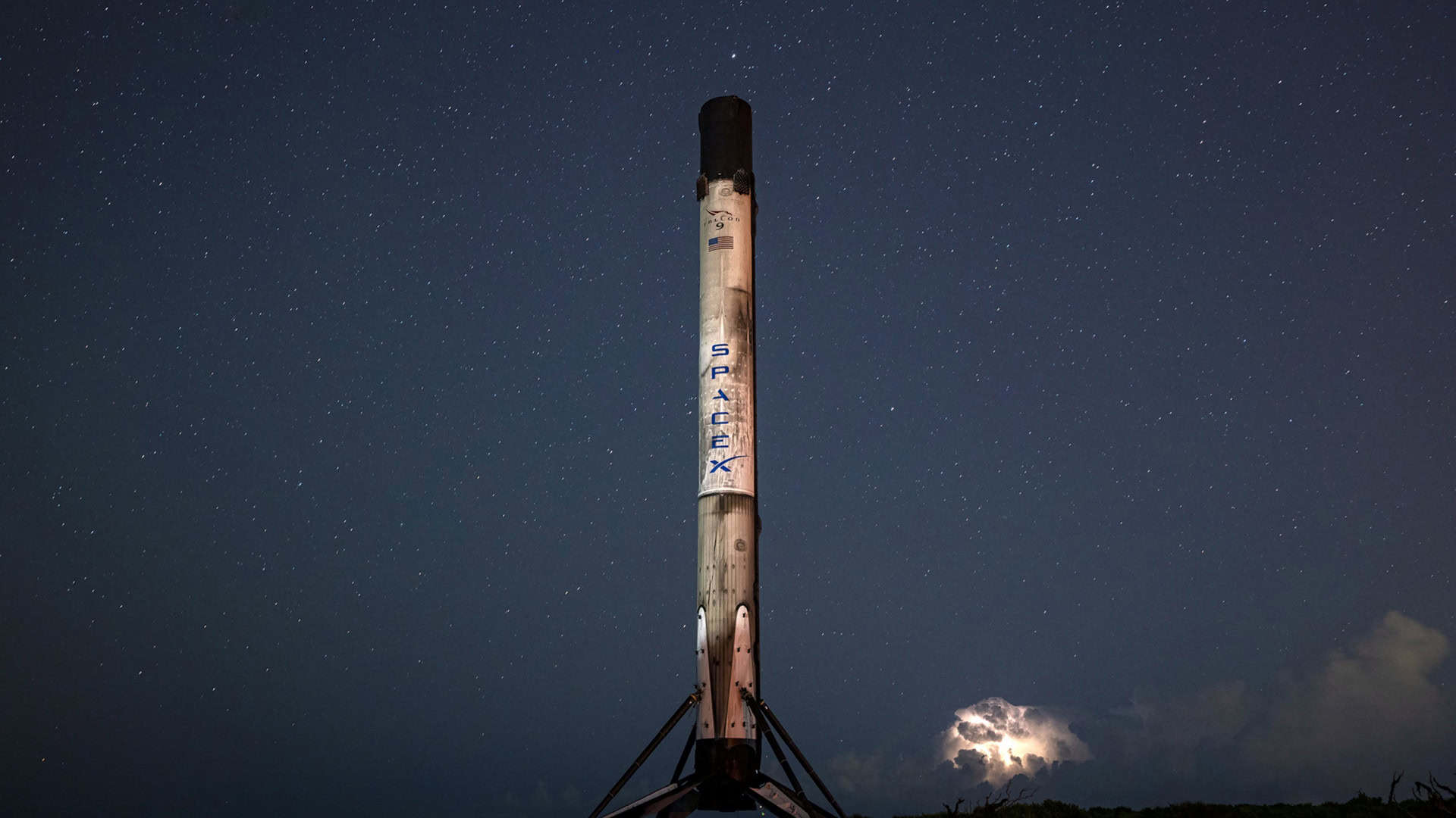 Foguete Falcon 9, da SpaceX, na ocasião do lançamento da missão Ax-4, da Axiom Space