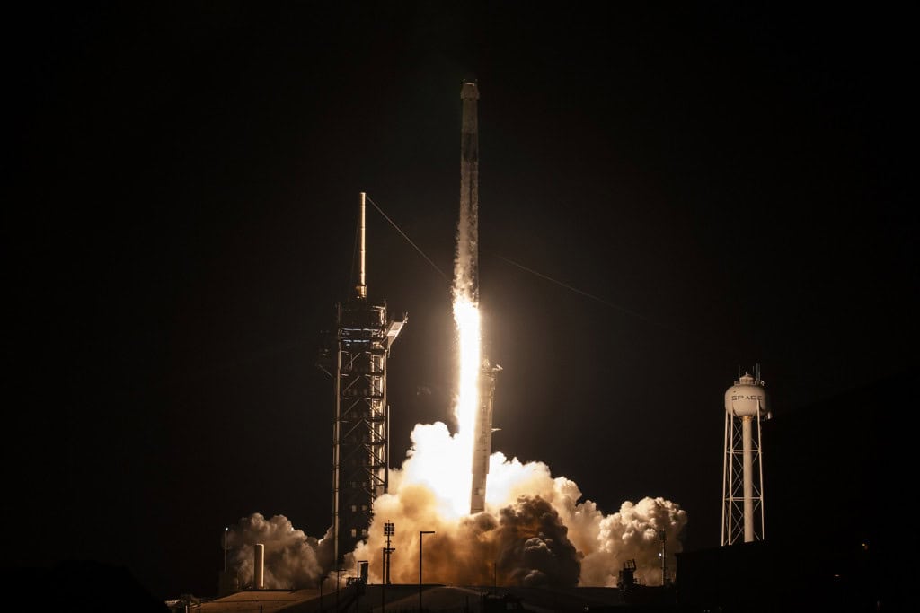 Foguete Falcon 9, da SpaceX, na ocasião do lançamento da missão Ax-4, da Axiom Space