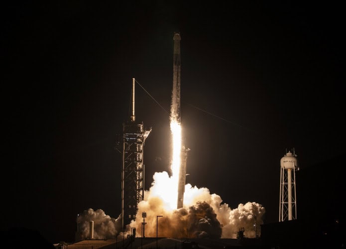 Foguete Falcon 9, da SpaceX, na ocasião do lançamento da missão Ax-4, da Axiom Space