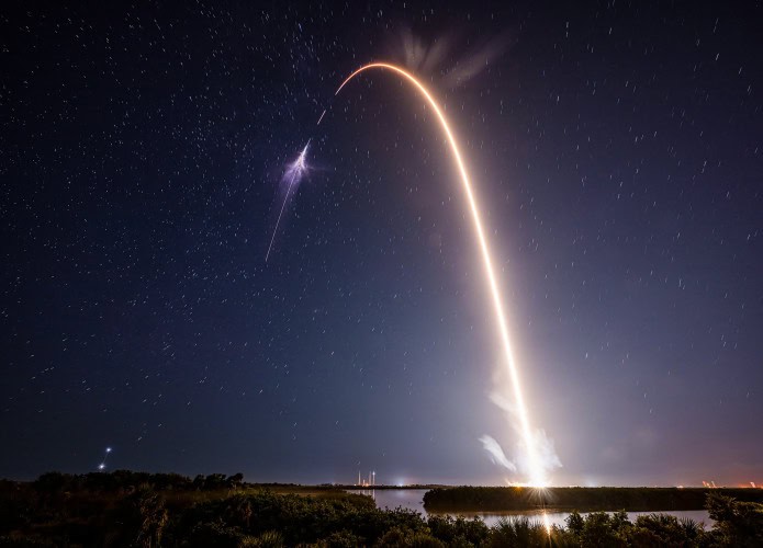 Foguete Falcon 9, da SpaceX, na ocasião do lançamento da missão Ax-4, da Axiom Space