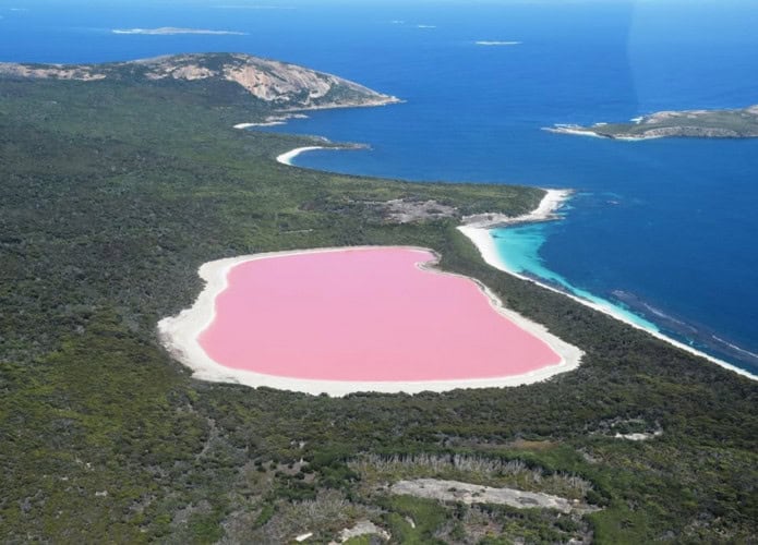 Lago-Hillier-1-695x500