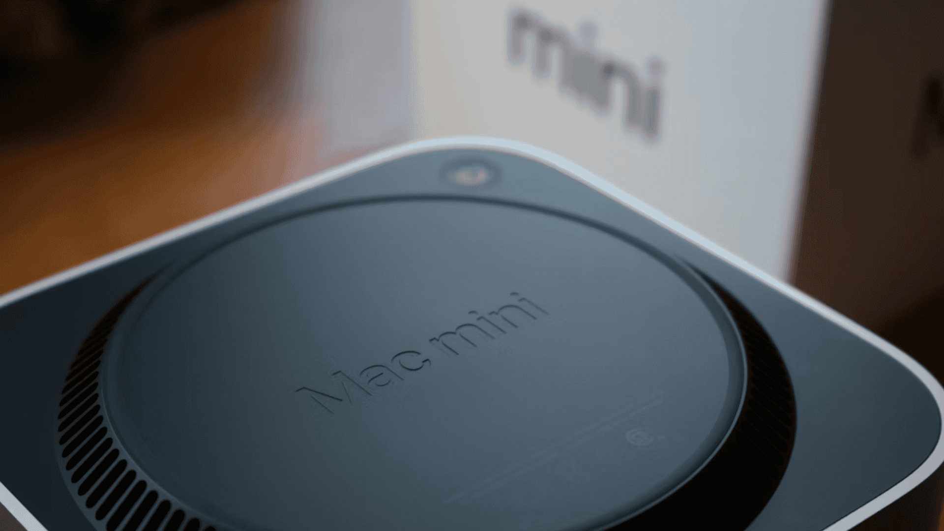 Base e caixa do PC Mac Mini M4