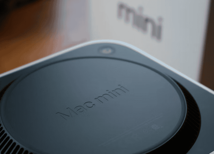 Base e caixa do PC Mac Mini M4