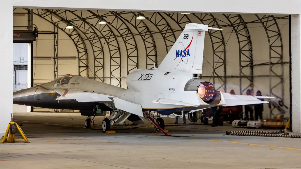 O modelo em tamanho real da aeronave supersônica está sendo construído em Palmdale, California.