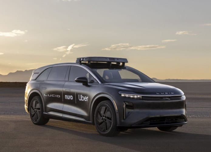 Nuro-Lucid-Uber-Robotaxi_1-695x500