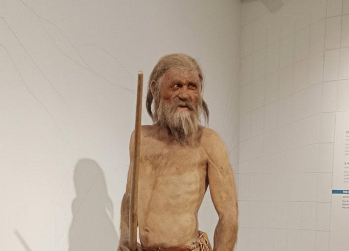 Recriação da múmia Ötzi