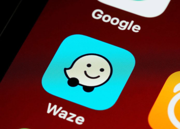 imagem mostra o ícone do app waze em ênfase