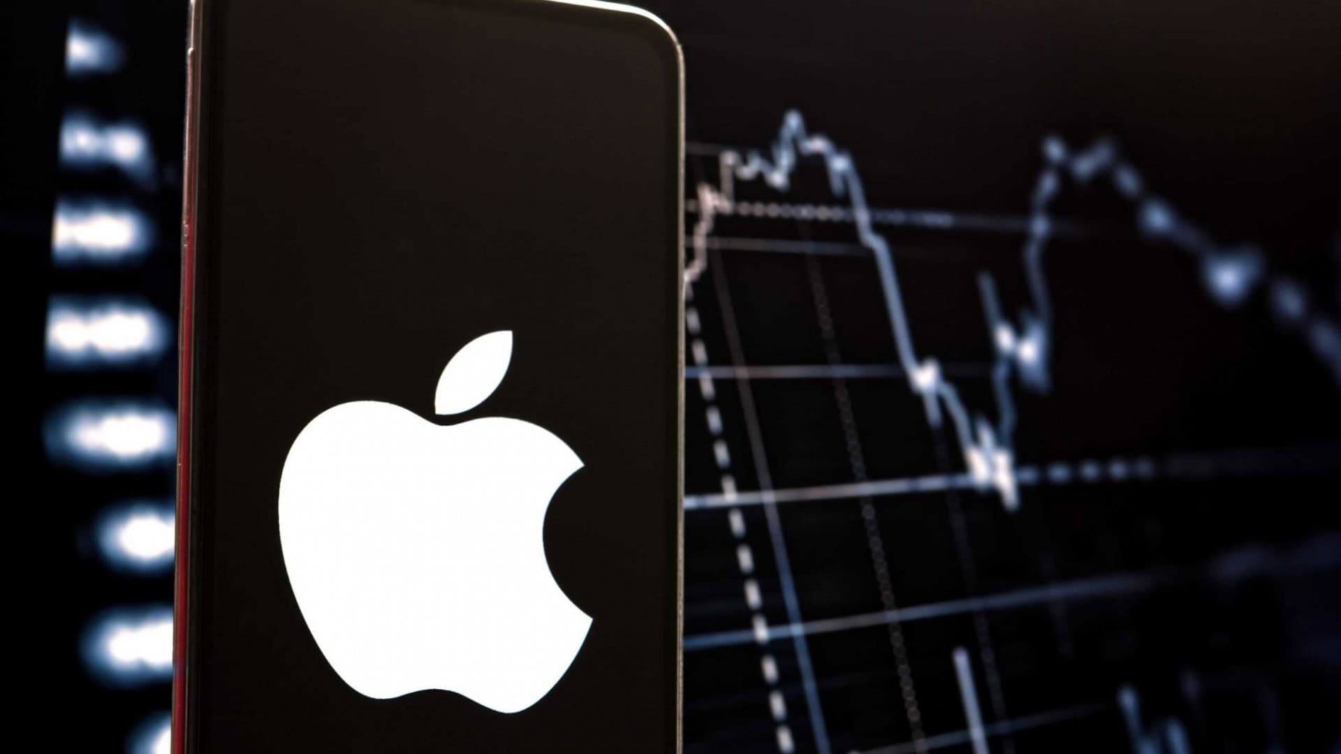 Logo da Apple com gráfico ao fundo