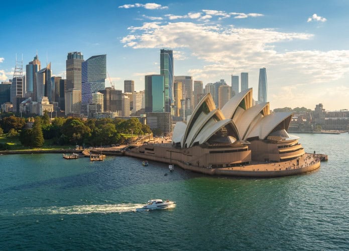 australia-695x500