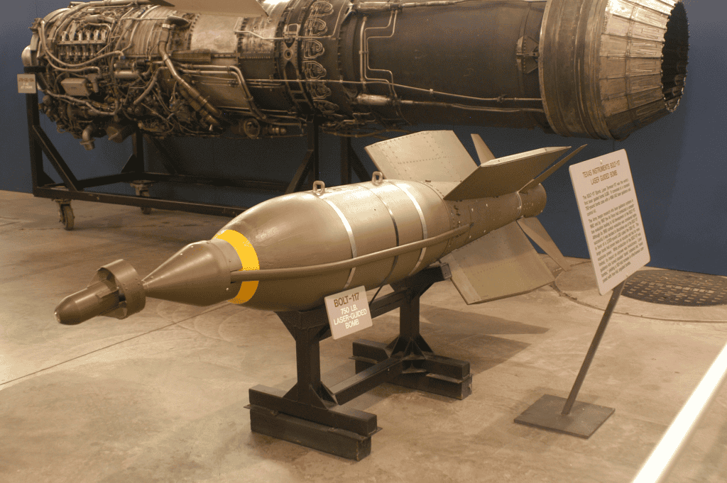 BOLT - 117, um tipo de bomba guiada por laser