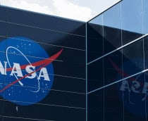 logo-nasa-1-210x172