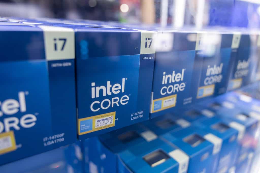 Várias embalagens do processador Intel Core i7