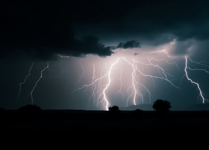 céu com raios