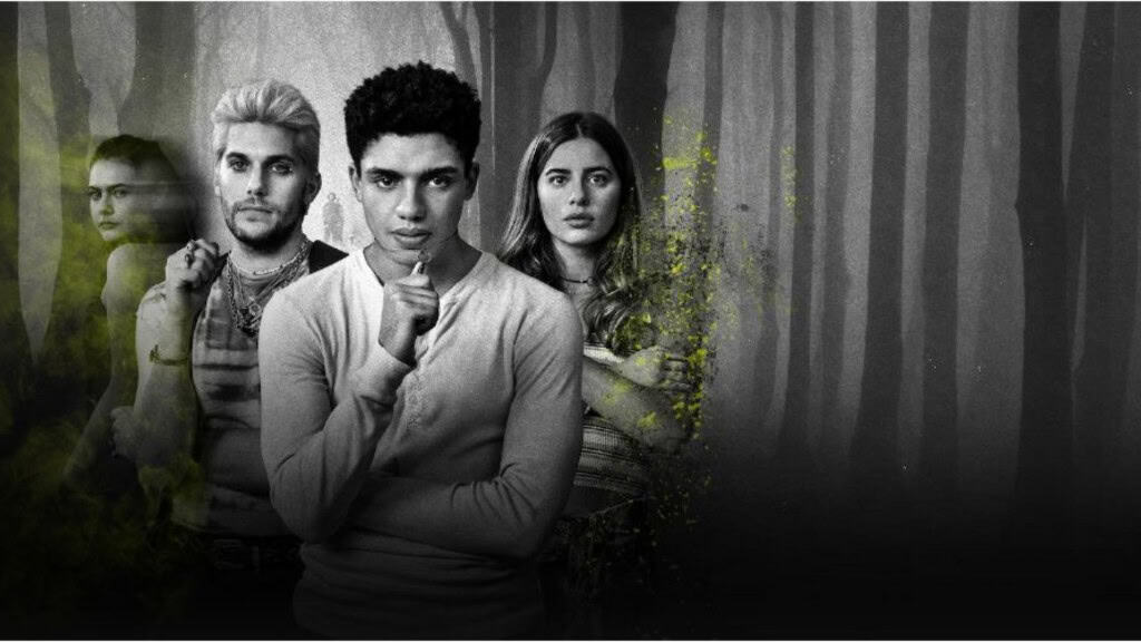 4 jovens com cara de assustados