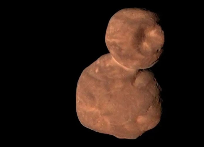 Esse misterioso corpo cósmico é o objeto mais distante explorado por uma nave espacial.