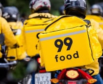 Frota de motoboys da 99Food na rua