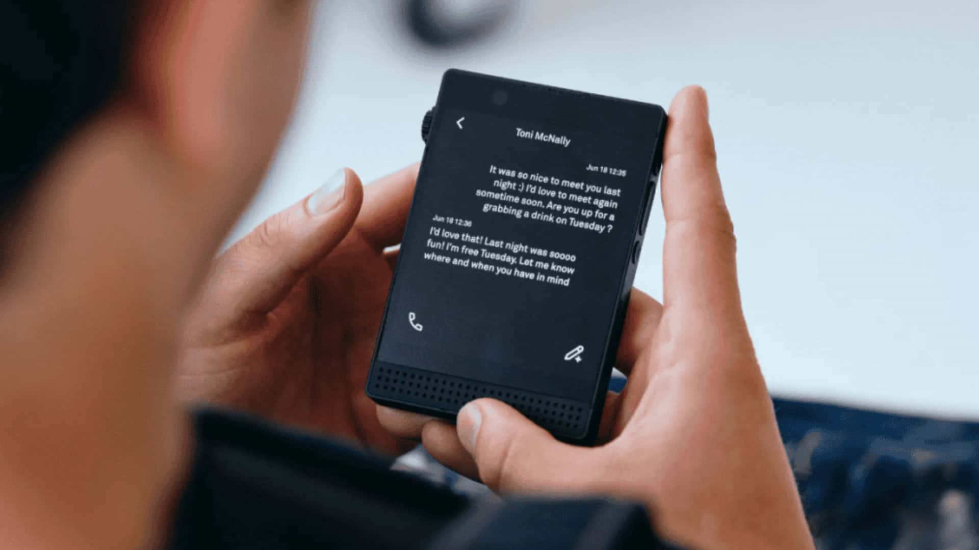 Ele consiste nessa tela preta com textos em branco e… só – Imagem: Divulgação/Light