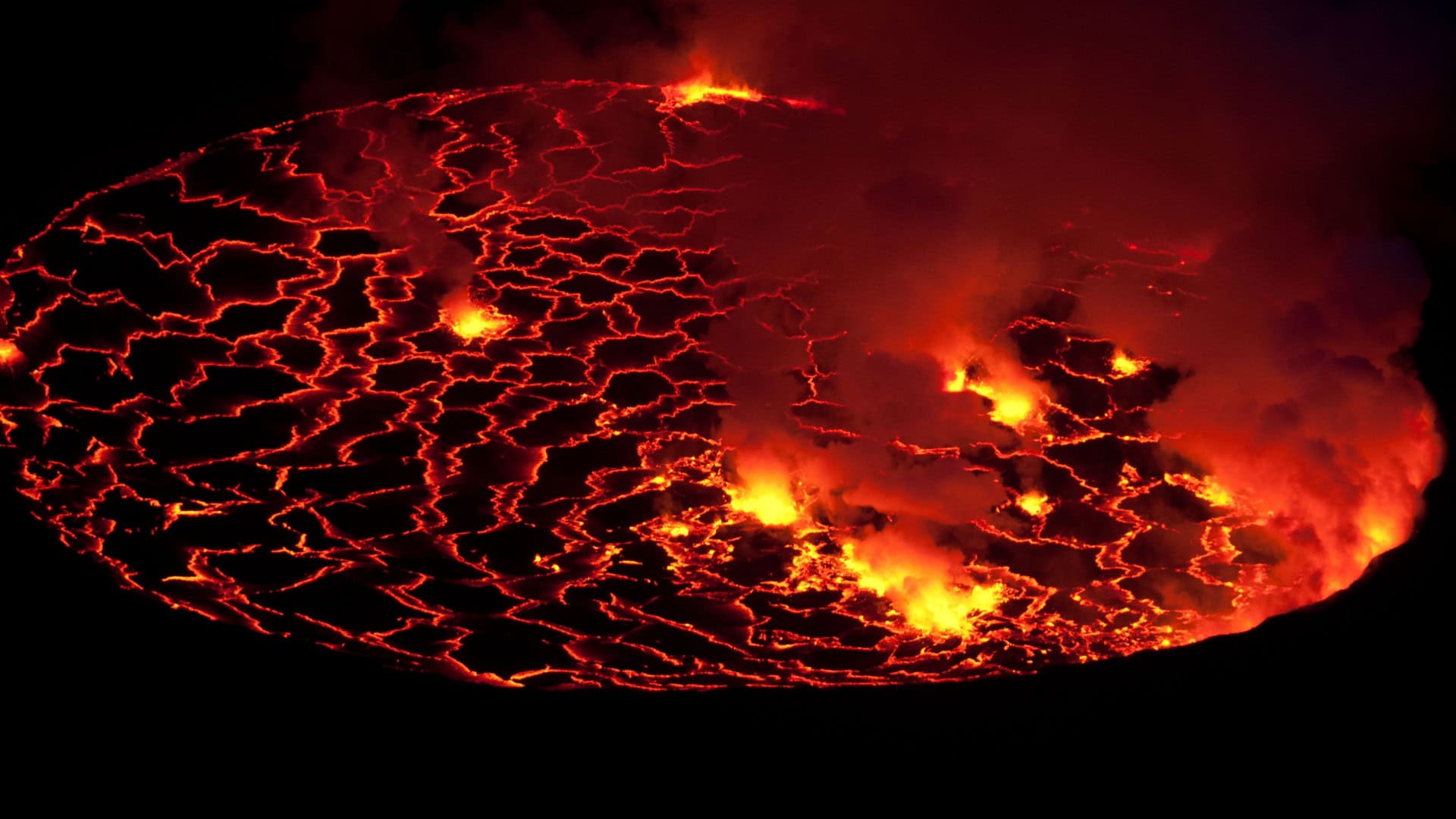 Devido a sua intensa atividade e lava veloz, o Nyiragongo é considerado um dos vulcões mais perigosos do mundo.