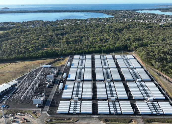 Waratah-Super-Battery-site-2-May-695x500