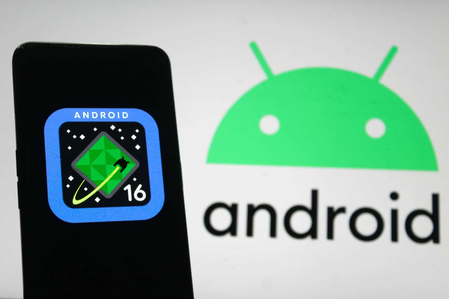 Qual a diferença do Android 16 para o One UI 7 e 8?