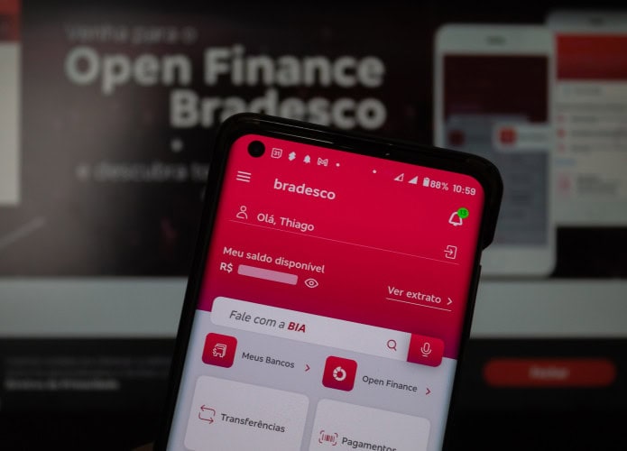 App do Bradesco em um smartphone