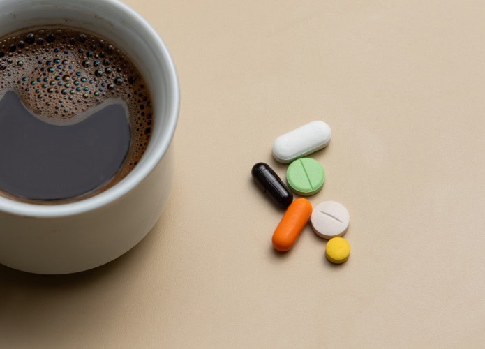 cafe-e-antibiotico-1-695x500