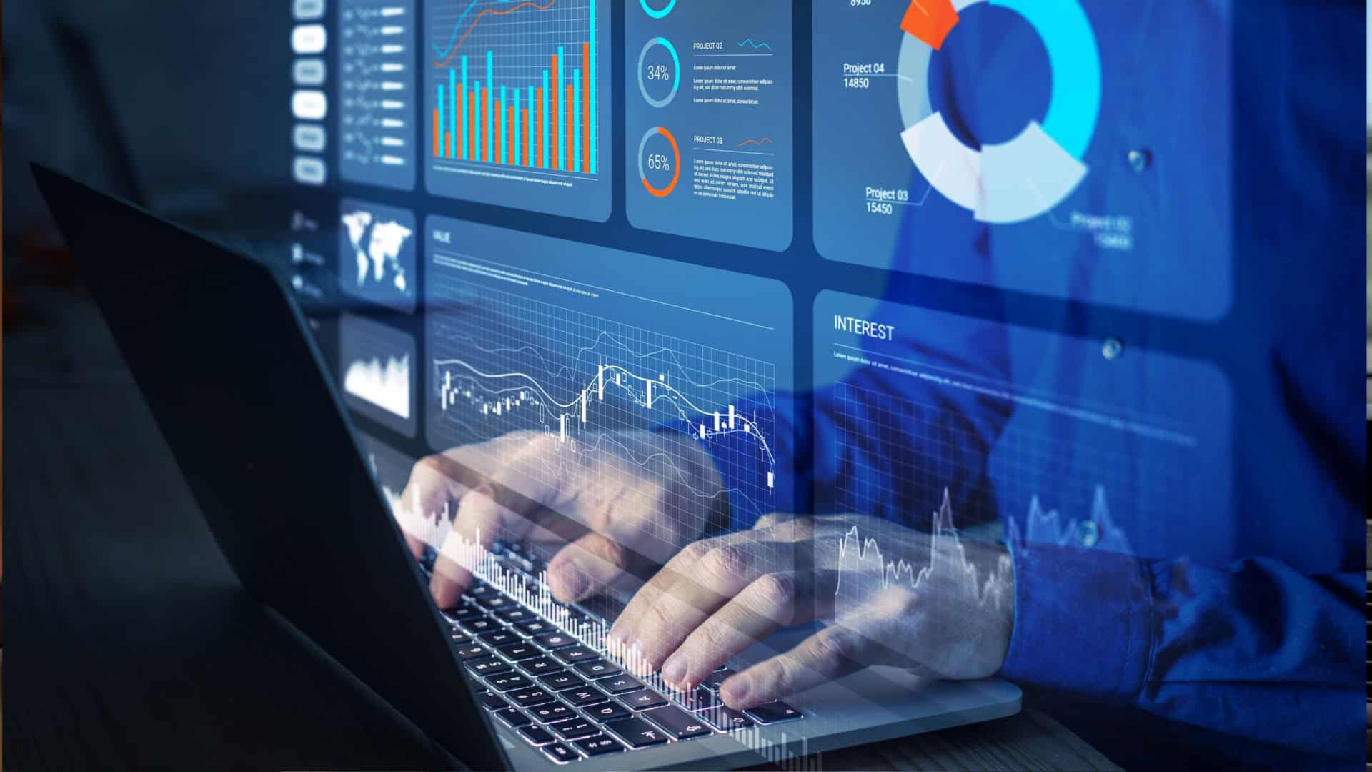 Analista trabalhando com relatório financeiro e painel de análise de negócios em laptop para examinar dados financeiros com KPIs e métricas.