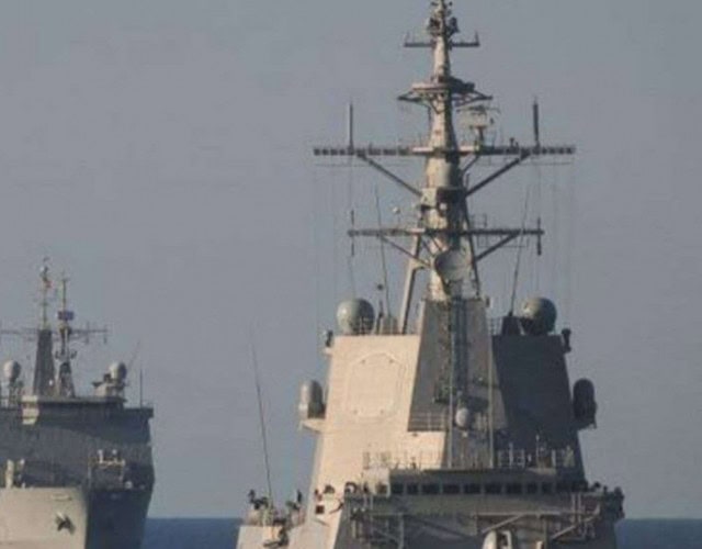 Capa - navio de guerra