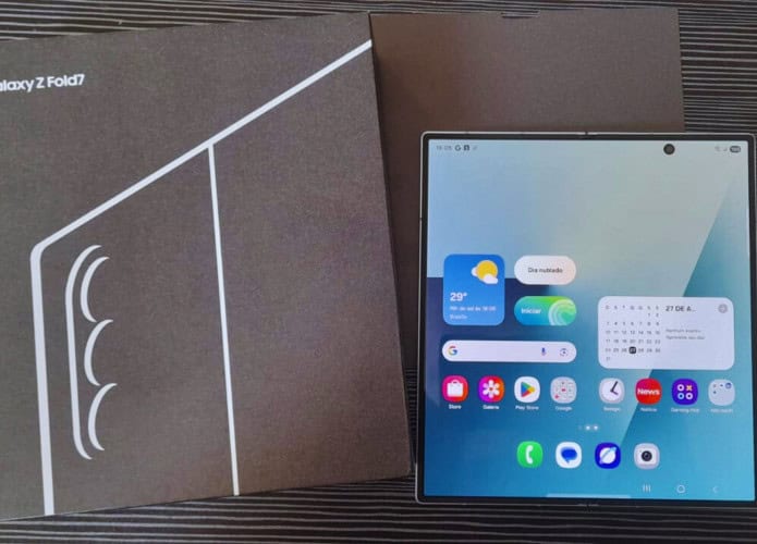 caixa e celular Galaxy Z Fold 7
