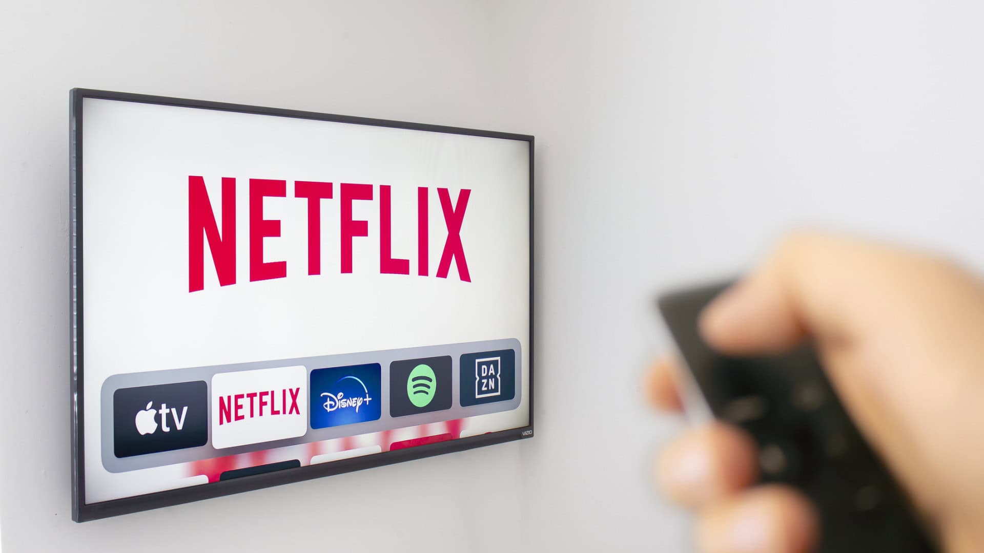 Logo da Netflix em uma TV