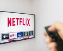Logo da Netflix em uma TV