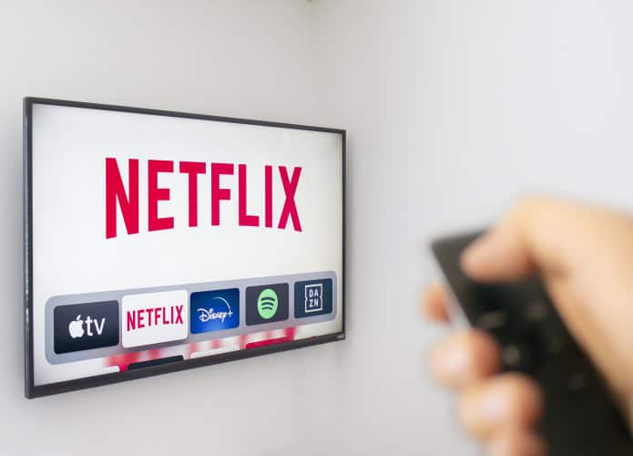 Logo da Netflix em uma TV