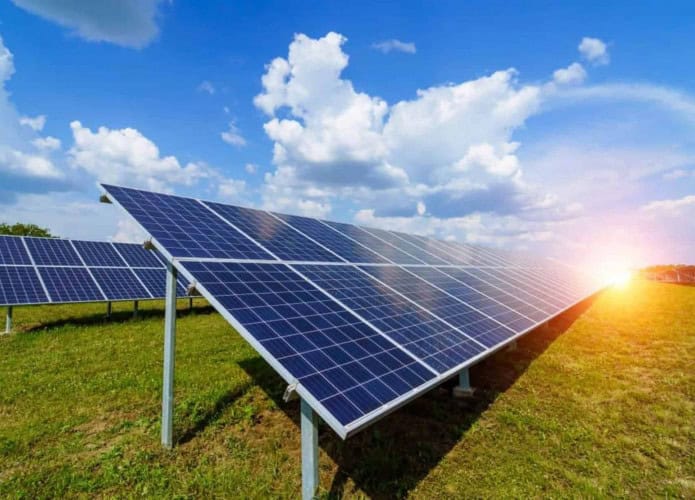 painel-solar-1-695x500