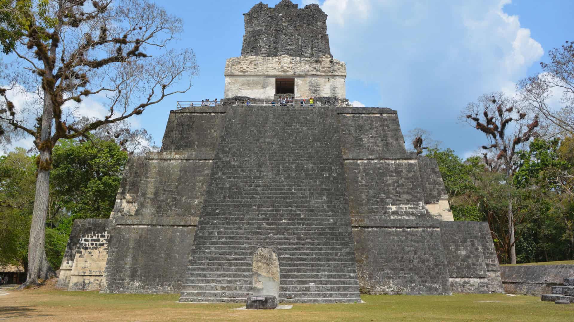 ruina-maia-guatemala-shutterstock_462638731-1920x1080