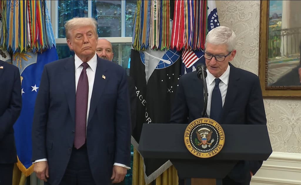 tim cook donald trump