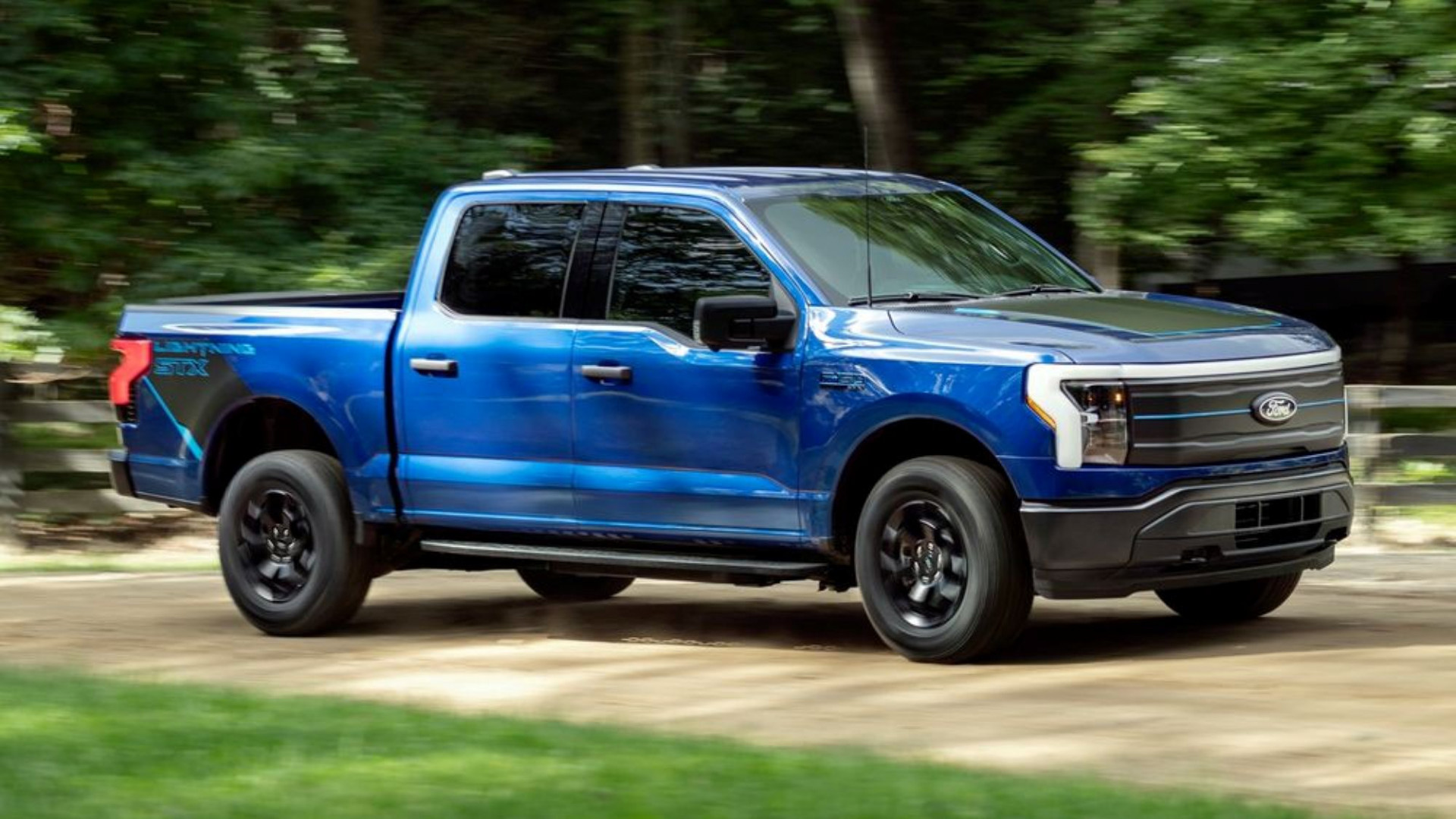 2026fordf-150lightningstxevelectricvehiclepickuptruck-11-1920x1080