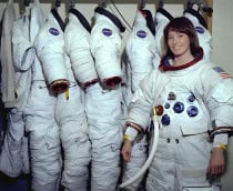 A astronauta Anna Fisher fez parte da turma de 1978 da NASA