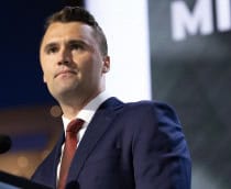 Charlie Kirk durante discurso