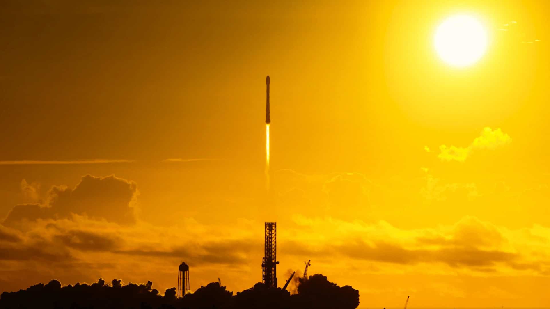 Lançamento de foguete Falcon 9 da SpaceX ocorrido na manhã de 24 de setembro de 2025 nos Estados Unidos